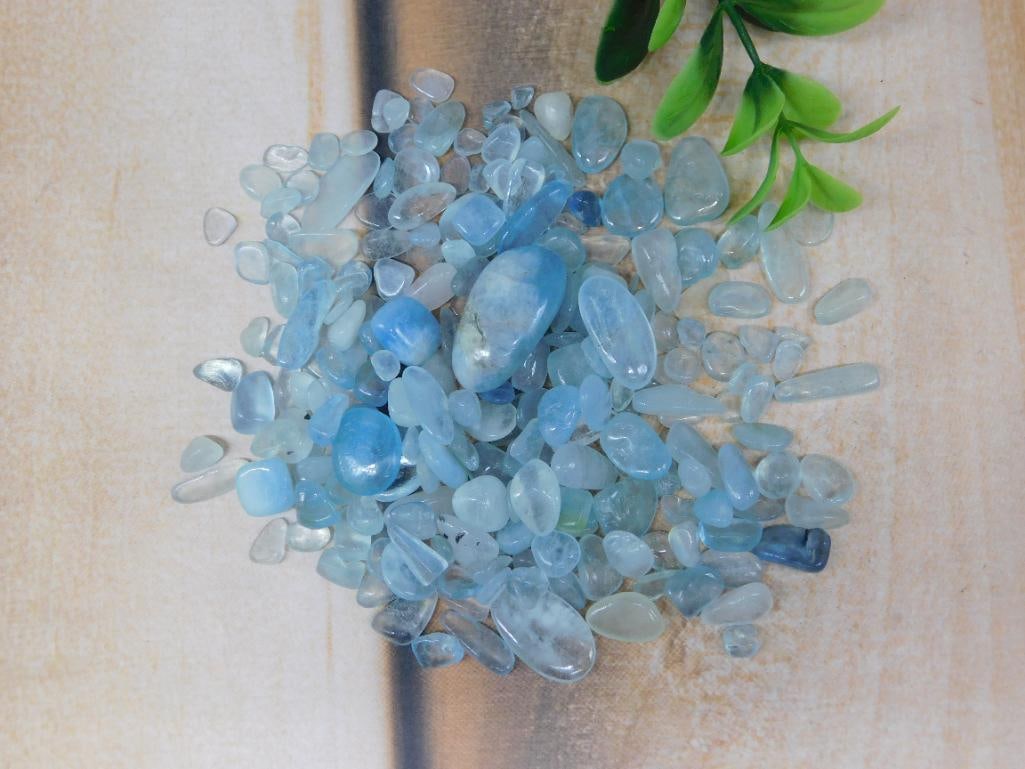 AQUAMARINE ROCK STONE LAPIDARY SPECIMEN: AQUAMARINE ROCK STONE LAPIDARY SPECIMEN - Part of our Discover Golden Attic, Crystals and Gems auction at HATMAN'S Auctions! Please see photos for measurements and condition. YES, we have in-house shi