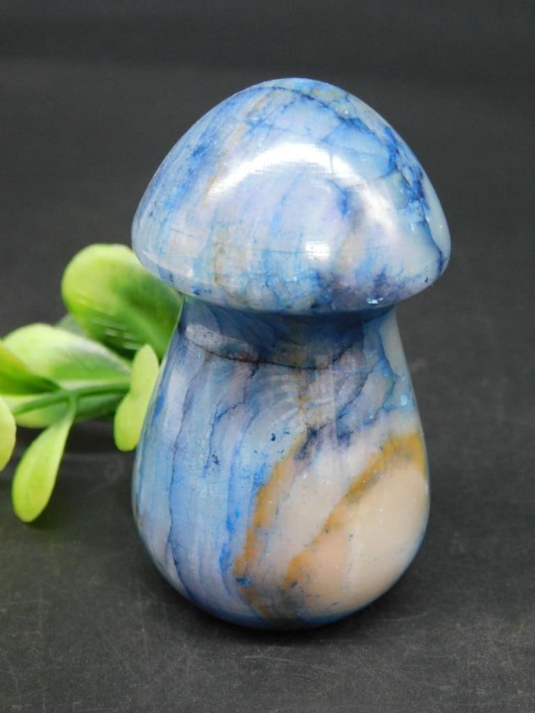 STONE MUSHROOM ROCK STONE LAPIDARY SPECIMEN: STONE MUSHROOM ROCK STONE LAPIDARY SPECIMEN - Part of our Discover Golden Attic, Crystals and Gems auction at HATMAN'S Auctions! Please see photos for measurements and condition. YES, we have