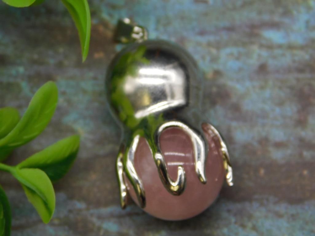 OCTOPUS ROSE QUARTZ PENDANT ROCK STONE LAPIDARY SPECIMEN: WELCOME TO HATMAN AUCTIONS! SPECIAL NOTICE: Please see photos for measurements and descriptions. ***Yes, we have in house shipping with MANY REPEAT CUSTOMERS because of our streamlined service.