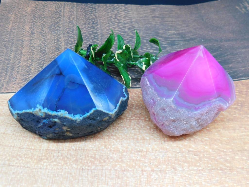 AGATE POINTS ROCK STONE LAPIDARY SPECIMEN: AGATE POINTS ROCK STONE LAPIDARY SPECIMEN - Part of our Discover Golden Attic, Crystals and Gems auction at HATMAN'S Auctions! Please see photos for measurements and condition. YES, we have in-house s