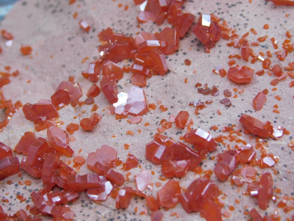 VANADINITE ROCK STONE LAPIDARY SPECIMEN - 4