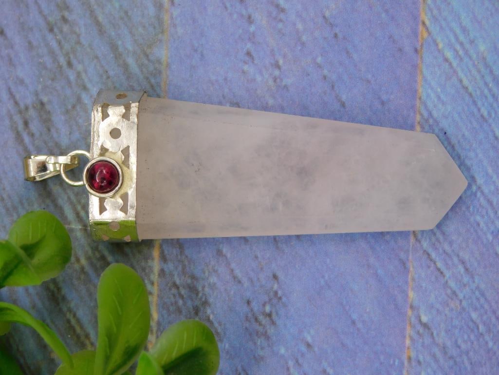 ROSE QUARTZ PENDANT ROCK STONE LAPIDARY SPECIMEN: ROSE QUARTZ PENDANT ROCK STONE LAPIDARY SPECIMEN - Part of our Discover Golden Attic, Crystals and Gems auction at HATMAN'S Auctions! Please see photos for measurements and condition. YES, we have