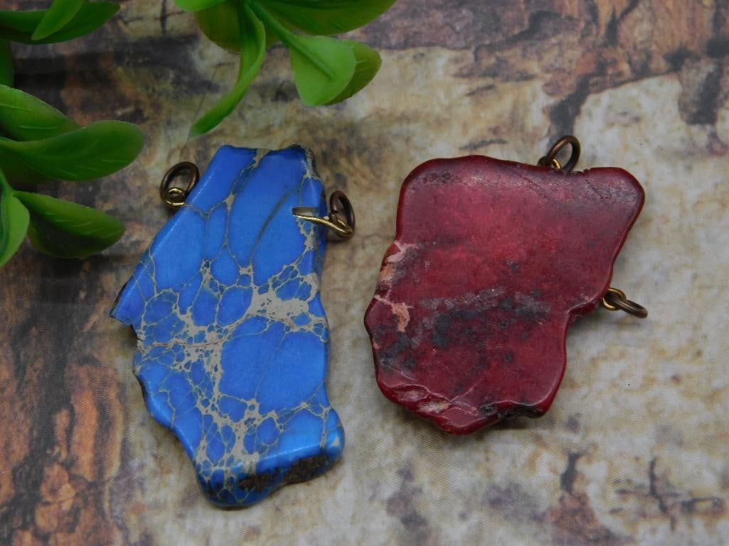 IMPRESSION JASPER PENDANTS ROCK STONE LAPIDARY SPECIMEN: IMPRESSION JASPER PENDANTS ROCK STONE LAPIDARY SPECIMEN - Part of our Discover Golden Attic, Crystals and Gems auction at HATMAN'S Auctions! Please see photos for measurements and condition. YES, we h