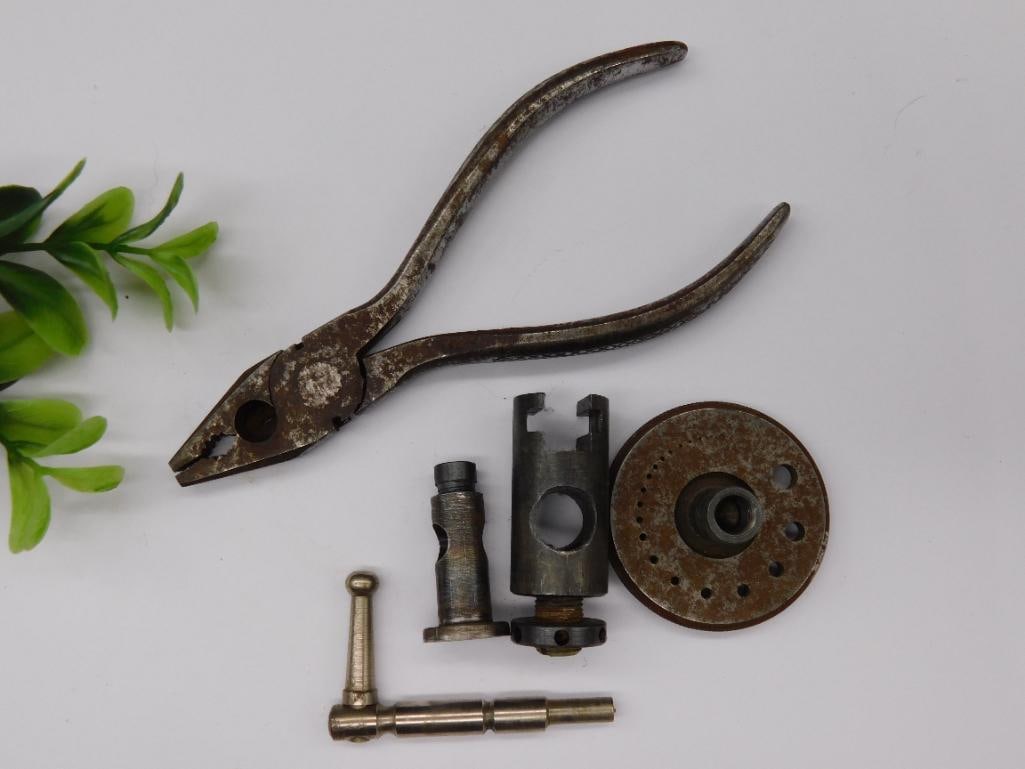 SPECIALIZED WATCHMAKER WATCHMAKING TOOLS HOROLOGY VINTAGE ANTIQUE (1 of 2)