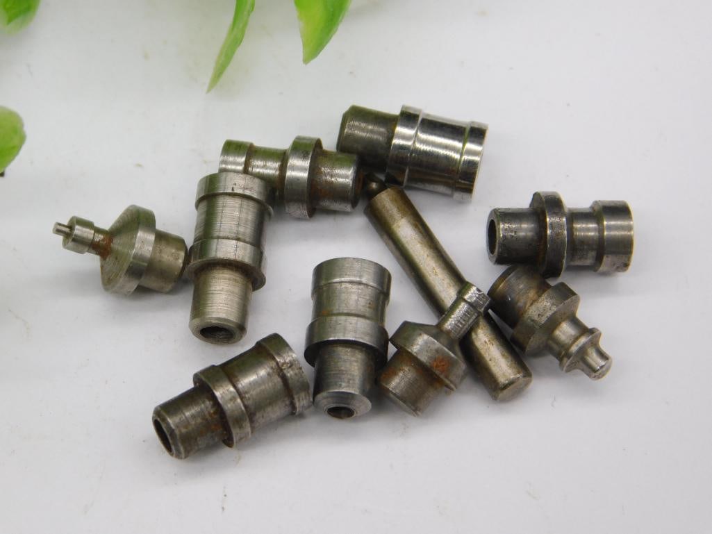 VINTAGE WATCHMAKER WATCHMAKING STUMP TOOLS 3045: Includes a mix of metal stump tools of varying shapes and sizes. Suitable for industrial applications or watchmaking projects requiring precision components. Made from durable metal materials for