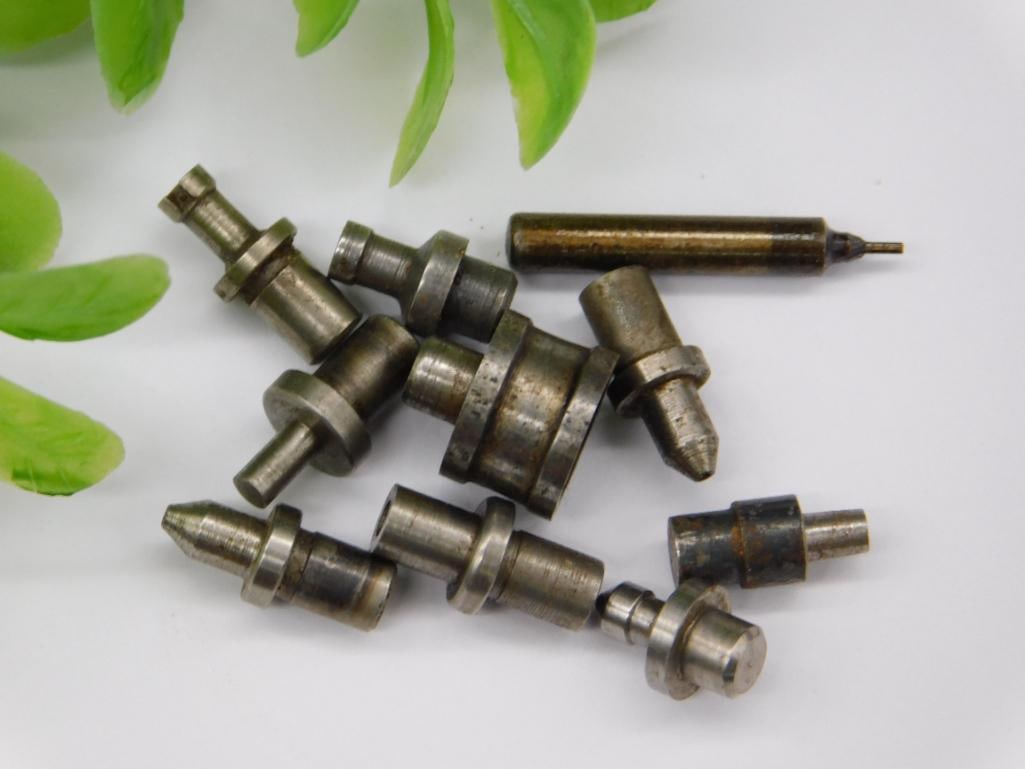 VINTAGE WATCHMAKER WATCHMAKING STUMP TOOLS 3061: Includes a mix of metal stump tools of varying shapes and sizes. Suitable for industrial applications or watchmaking projects requiring precision components. Made from durable metal materials for long