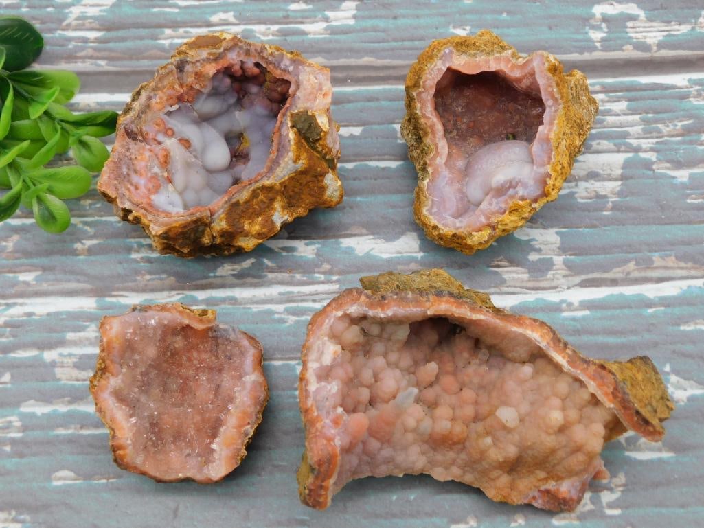 CAVE GEODES NATURAL CRYSTAL GEODE SPECIMEN FOR COLLECTORS (1 of 2)