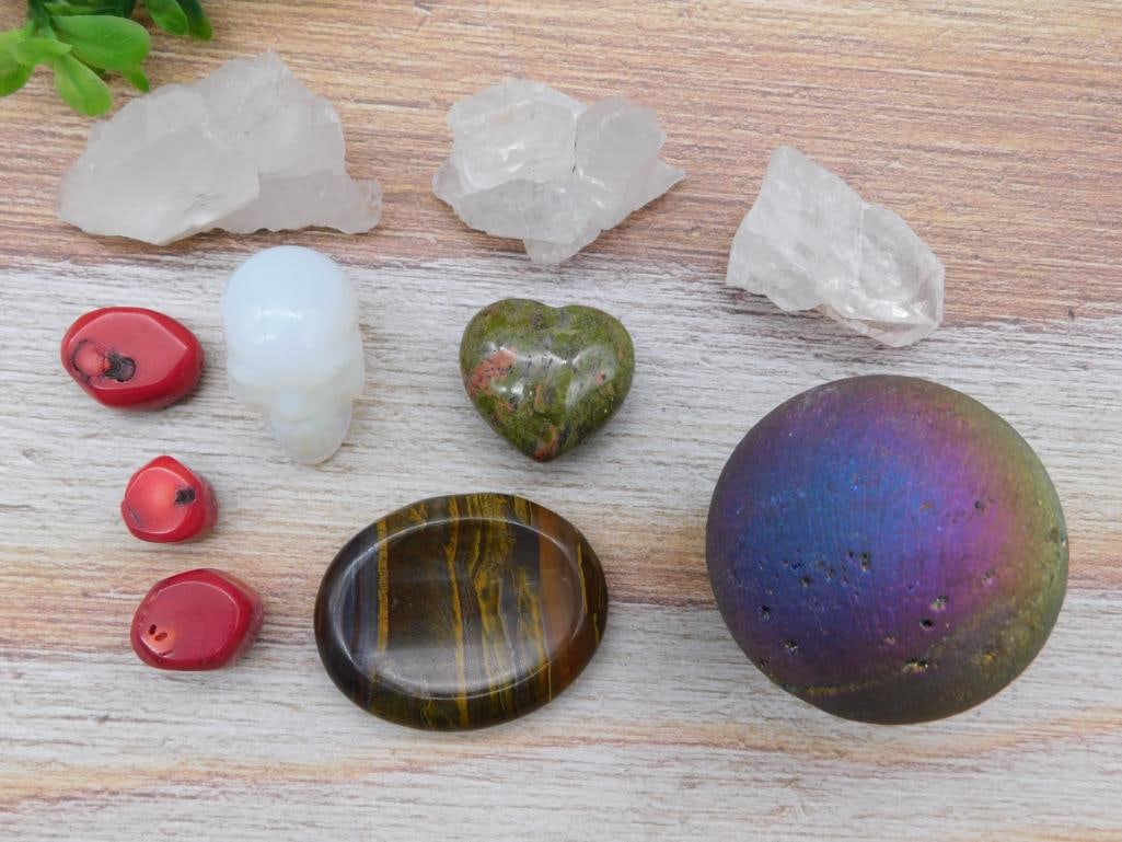 MIXED LOT ROCK STONE LAPIDARY SPECIMEN VARIED STONE LOT FOR ROCK GARDEN OR DISPLAY: This mixed lot brings together a variety of natural rocks, stones, and mineral specimens in one collection. Rockhounds, hobbyist collectors, and resellers alike will find plenty to appreciate here. Pl