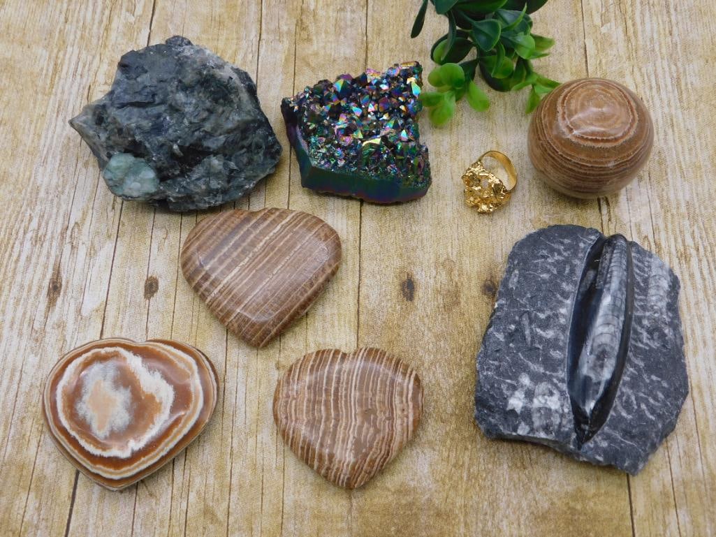 MIXED LOT ROCK STONE LAPIDARY SPECIMEN MIXED MINERAL TREASURE LOT FOR COLLECTORS: Here is a mixed grouping of natural rocks and stones, each with its own character. A worthwhile find for lapidary hobbyists, collectors, and curious rock lovers. See photos for a full look at what is 