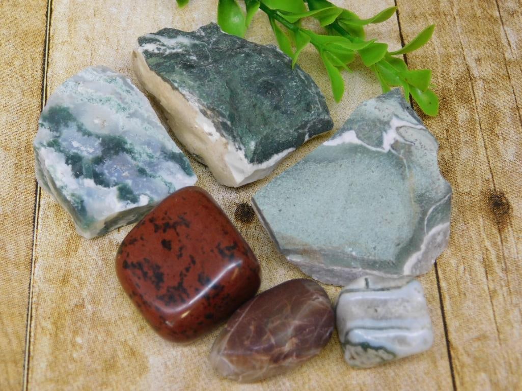 MIXED LOT ROCK STONE LAPIDARY SPECIMEN NATURAL SPECIMEN SAMPLER FOR NEW COLLECTORS: This mixed lot brings together a variety of natural rocks, stones, and mineral specimens in one collection. Rockhounds, hobbyist collectors, and resellers alike will find plenty to appreciate here. Re