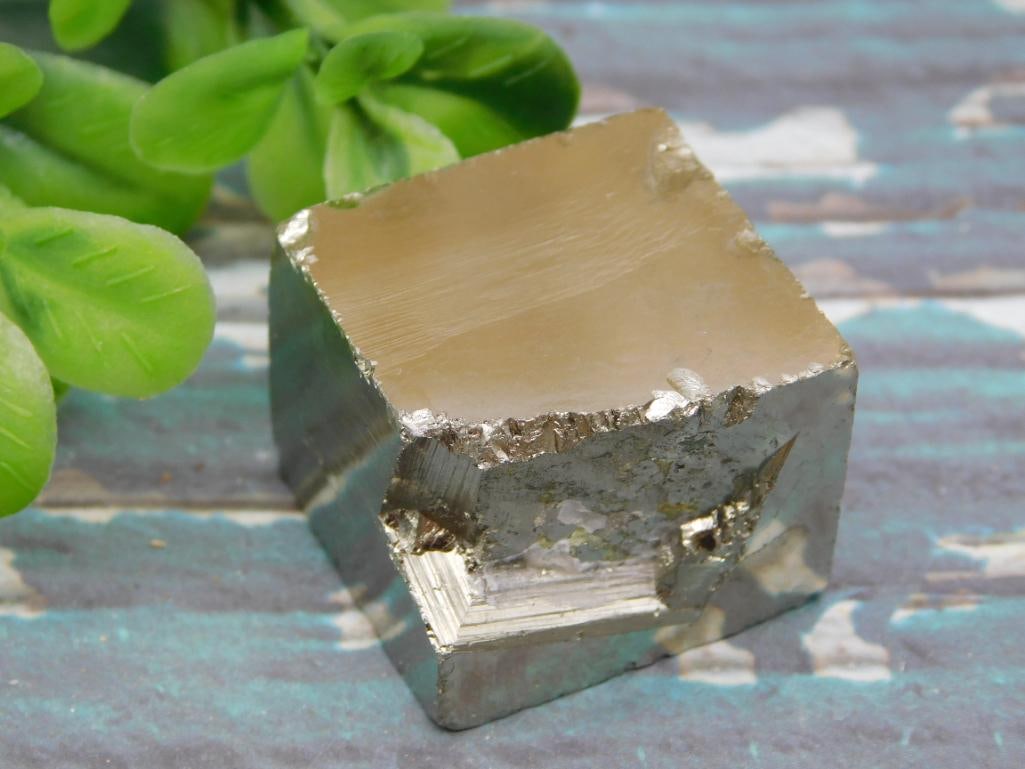 ILLUSTRIOUS SPANISH PYRITE CUBE ROCK STONE LAPIDARY SPECIMEN STRIKING PYRITE CUBE FOR GEOLOGY LOVERS
