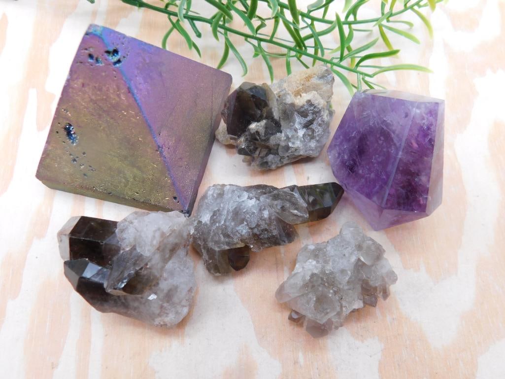 MIXED LOT ROCK STONE LAPIDARY SPECIMEN - ASSORTED ROCKHOUND SPECIMENS FOR GEM ENTHUSIASTS: This assorted lot offers a hand-picked variety of natural stones and rock specimens ready for the collector shelf. A solid pick for rock shop displays, classroom collections, or personal cabinets. See
