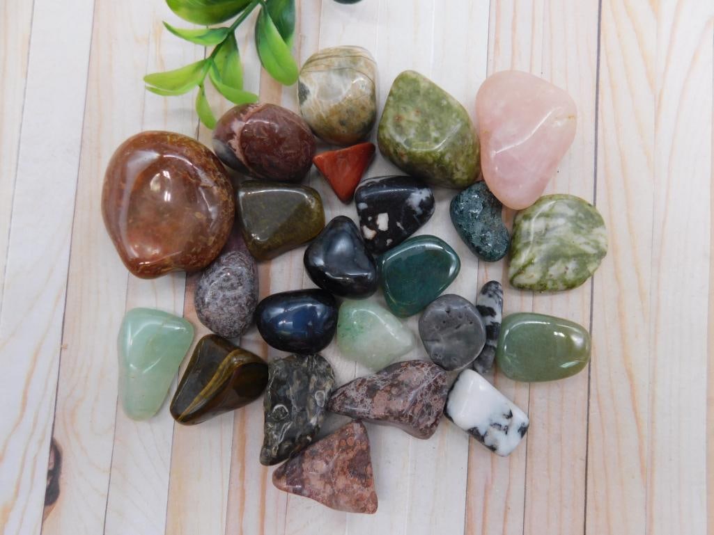 MIXED LOT ROCK STONE LAPIDARY SPECIMEN - NATURAL DISPLAY SPECIMENS FOR ROCKHOUNDS & COLLECTORS: This variety lot combines several natural rock and stone specimens, each with its own look and texture. It's a great fit for rockhounds, mineral collectors, and lapidary hobbyists looking to grow thei