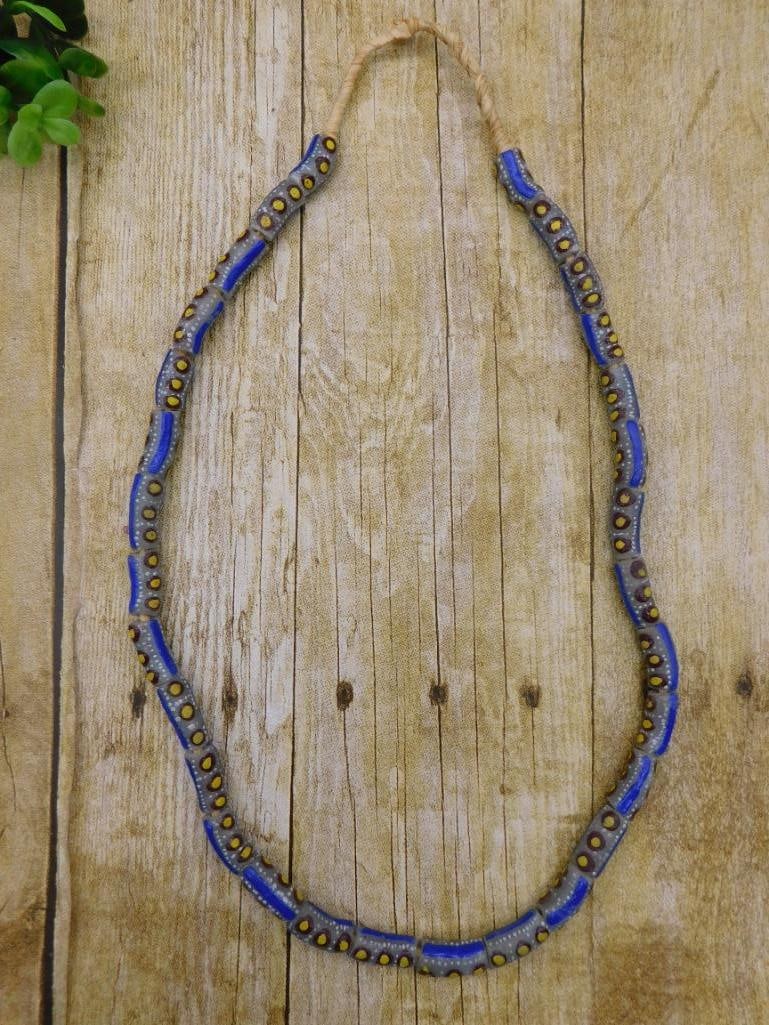 AFRICAN TRADE BEADS ROCK STONE LAPIDARY SPECIMEN - ASSORTED TRADE BEADS FOR COLLECTORS & CRAFTERS