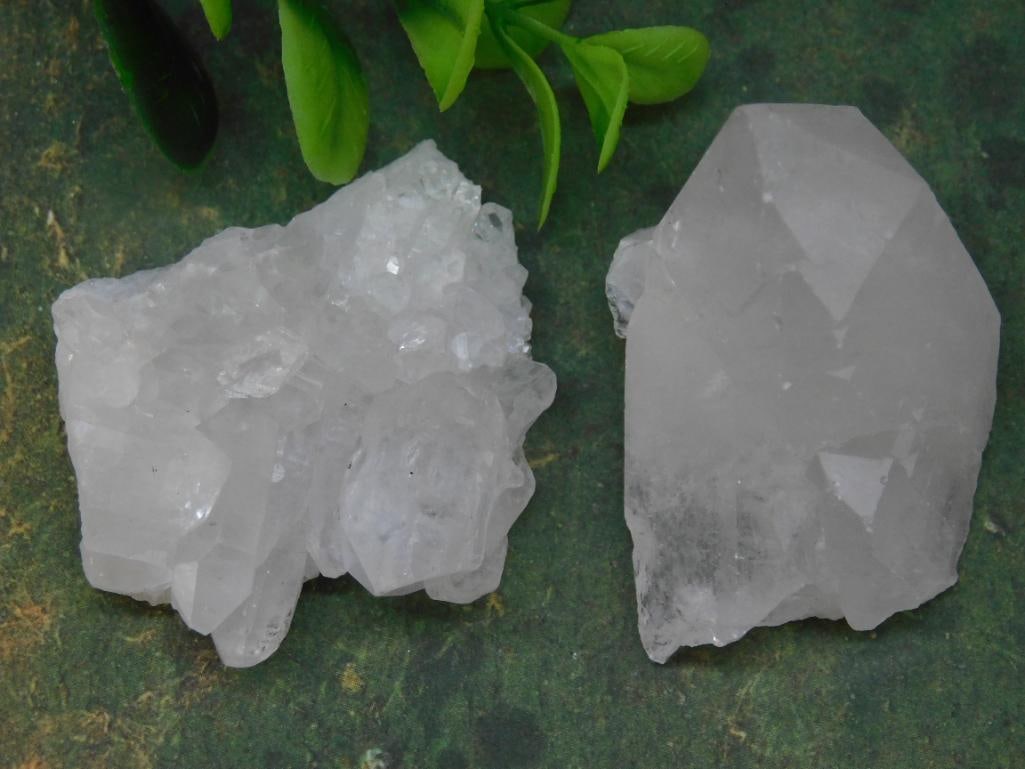 QUARTZ CRYSTAL ROCK STONE LAPIDARY SPECIMEN - NATURAL MINERAL COLLECTOR DISPLAY PIECE: This quartz specimen is a natural crystal formation prized by rockhounds and mineral collectors alike. Its classic clarity and form make it a versatile addition to any display case or healing crystal 