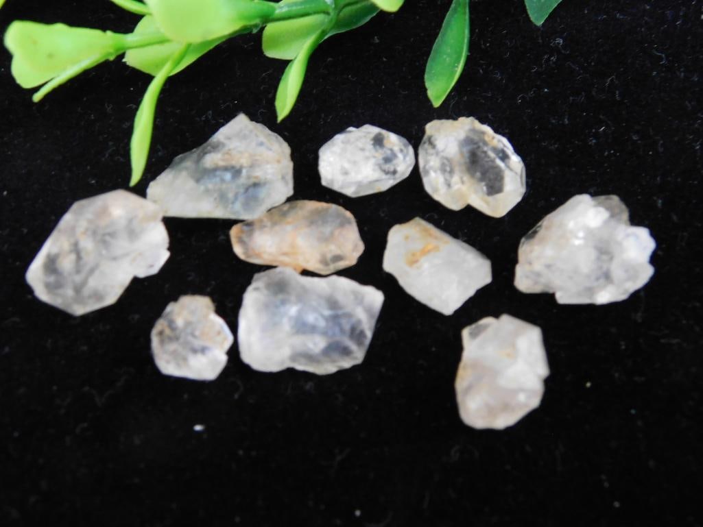 HERKIMER DIAMOND STONE LAPIDARY SPECIMEN NATURAL CRYSTAL FOR MINERAL COLLECTORS: This Herkimer diamond offers the natural clarity and form collectors seek, perfect for a mineral or crystal display shelf. See photos for exact size and detail. WELCOME TO HATMAN AUCTIONS! SPECIAL NOT