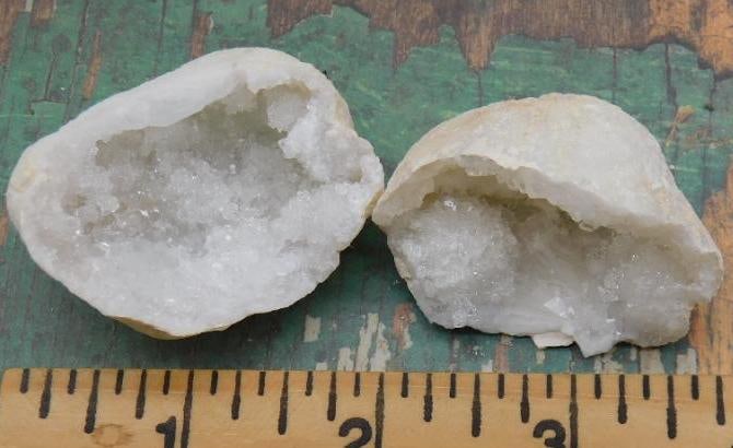 GEODE ROCK STONE LAPIDARY SPECIMEN - NATURAL CRYSTAL LINED COLLECTOR MINERAL: This natural geode specimen offers the classic appeal of crystal-lined interior formations that collectors and rockhounds love to display. Geodes make eye-catching centerpieces for any mineral collect