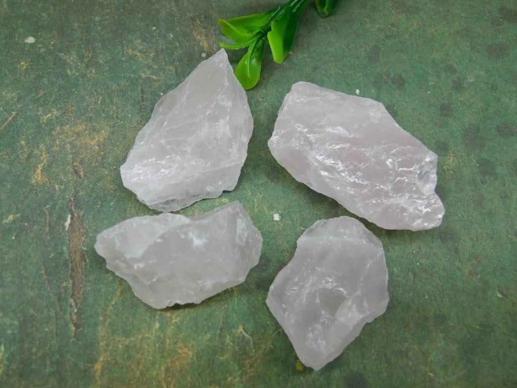 ROSE QUARTZ ROCK STONE LAPIDARY SPECIMEN NATURAL STONE FOR JEWELRY MAKING
