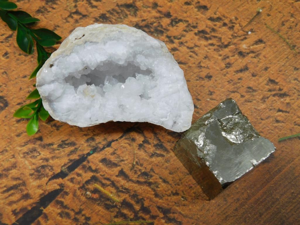 MIXED LOT ROCK STONE LAPIDARY SPECIMEN NATURAL COLLECTOR ROCK AND MINERAL VARIETY (1 of 2)