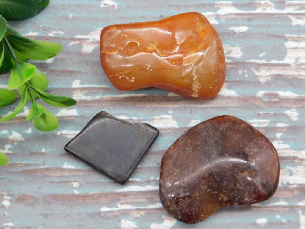 MIXED LOT ROCK STONE LAPIDARY SPECIMEN BUNDLE - ASSORTED NATURAL MINERALS FOR COLLECTORS: A nice grouping of assorted rock and stone specimens, ideal for collectors building out a mineral shelf or rockhounds hunting for their next cutting project. No two pieces are quite alike, which makes