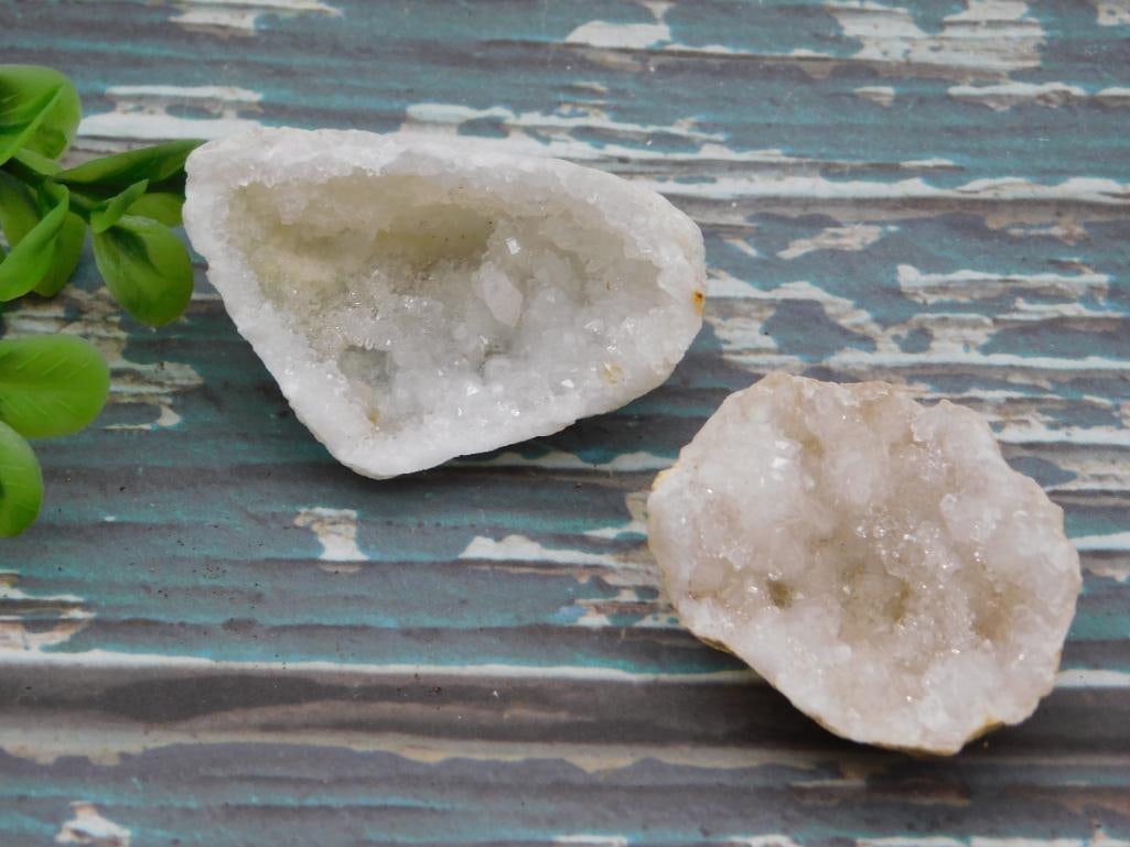GEODE ROCK STONE LAPIDARY SPECIMEN - NATURAL CRYSTAL LINED MINERAL DISPLAY