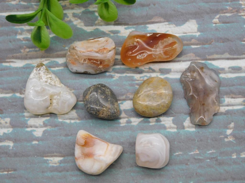 MIXED LOT ROCK STONE LAPIDARY SPECIMEN BUNDLE - ASSORTED NATURAL MINERALS FOR COLLECTORS: A nice grouping of assorted rock and stone specimens, ideal for collectors building out a mineral shelf or rockhounds hunting for their next cutting project. No two pieces are quite alike, which makes