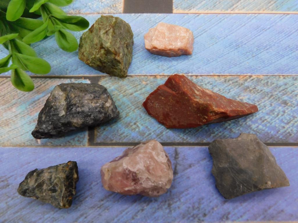 MIXED LOT ROCK STONE LAPIDARY SPECIMEN COLLECTION - NATURAL MINERAL DISPLAY AND CRAFT STONES: This mixed grouping of natural stones and rock specimens suits collectors and rockhounds who appreciate a good variety pack. It is a fun way to expand a collection with several pieces at once. See pho