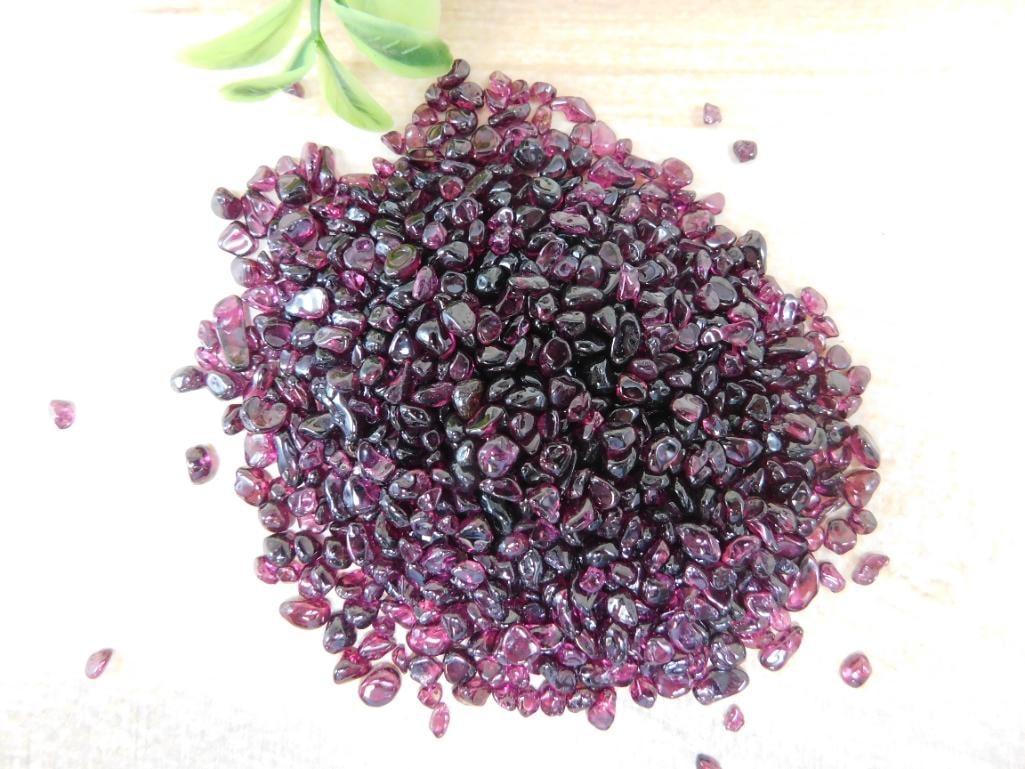 GARNET ROCK STONE LAPIDARY SPECIMEN - 2