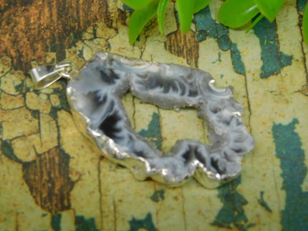 GEODE SLICE PENDANT ROCK STONE LAPIDARY SPECIMEN - 2