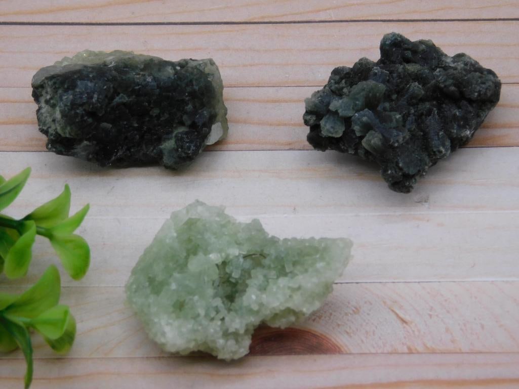 PREHNITE ROCK STONE LAPIDARY SPECIMEN: PREHNITE ROCK STONE LAPIDARY SPECIMEN