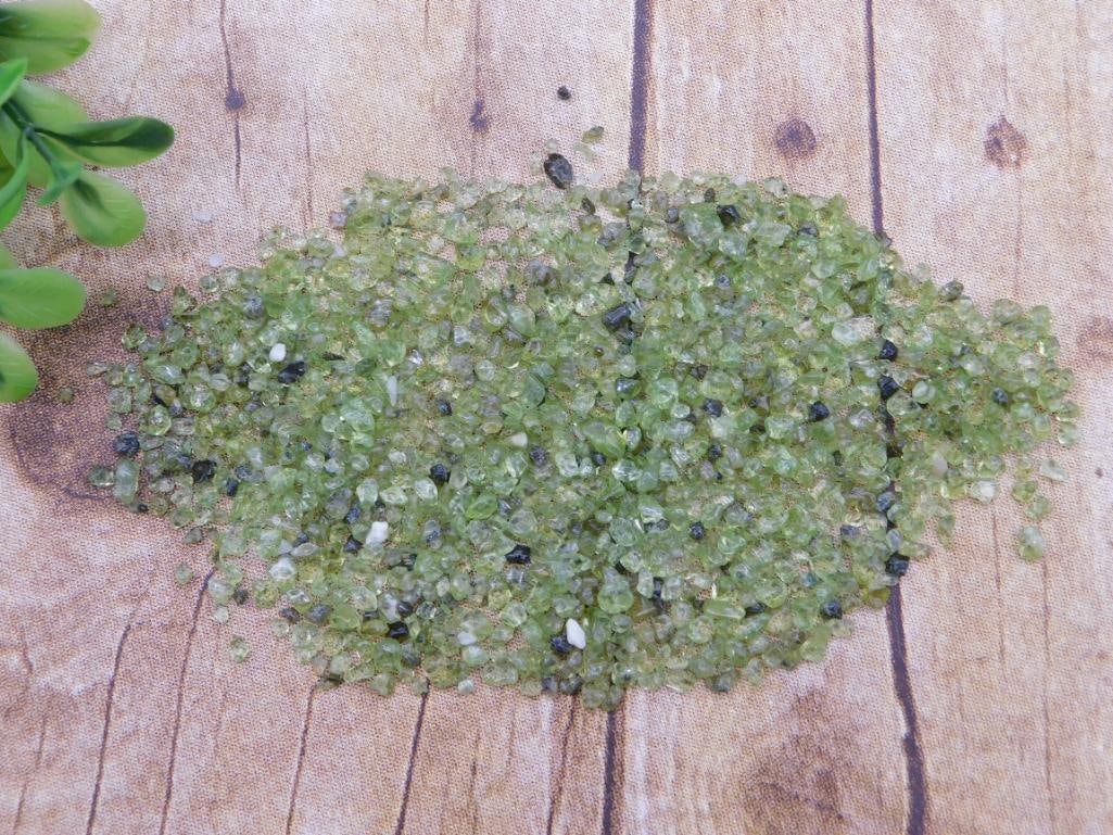 PERIDOT ROCK STONE LAPIDARY SPECIMEN: Discover an extraordinary collection of natural wonders and estate treasures in Hatman's Auctions' Treasures of the Earth Online Auction! Browse turquoise, agate, jasper, petrified wood, quartz crysta
