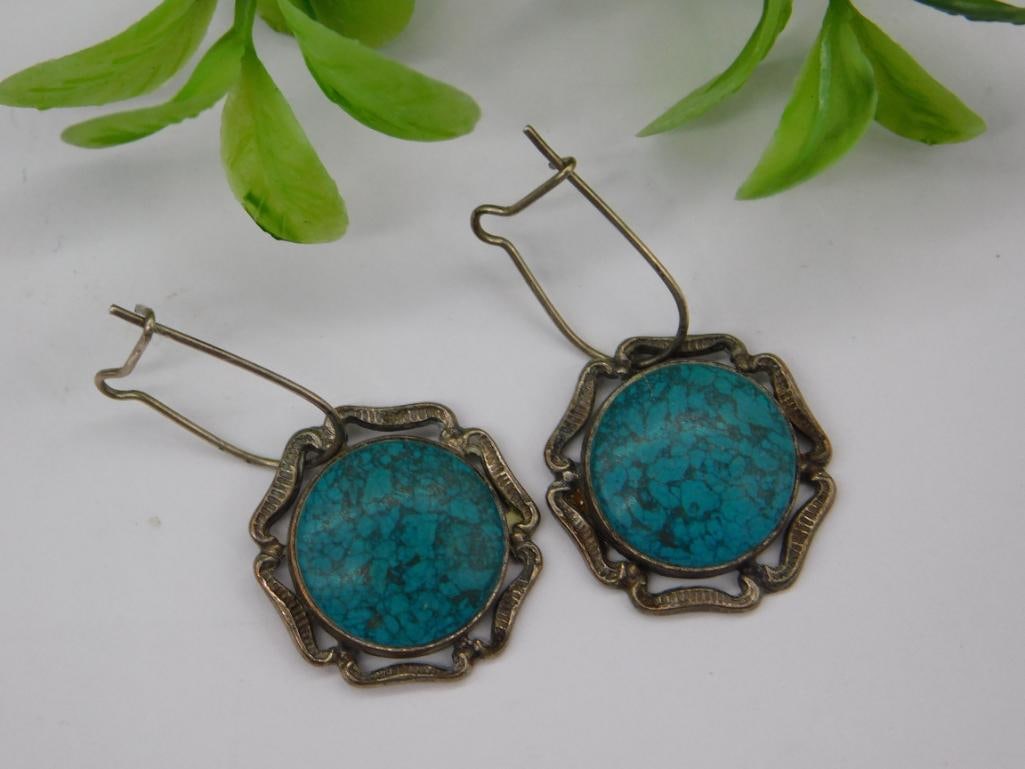 Vintage Turquoise-Inspired Dangle Earrings with Metal Frame: Vintage Turquoise-Inspired Dangle Earrings with Metal Frame