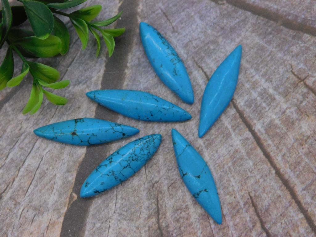 BLUE STONE BEADS ROCK STONE LAPIDARY SPECIMEN: BLUE STONE BEADS ROCK STONE LAPIDARY SPECIMEN