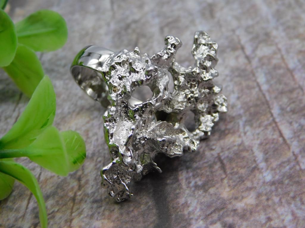 SILVER-TONE RING: SILVER-TONE RING