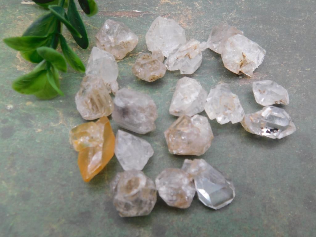 HERKIMER DIAMONDS ROCK STONE LAPIDARY SPECIMEN: HERKIMER DIAMONDS ROCK STONE LAPIDARY SPECIMEN