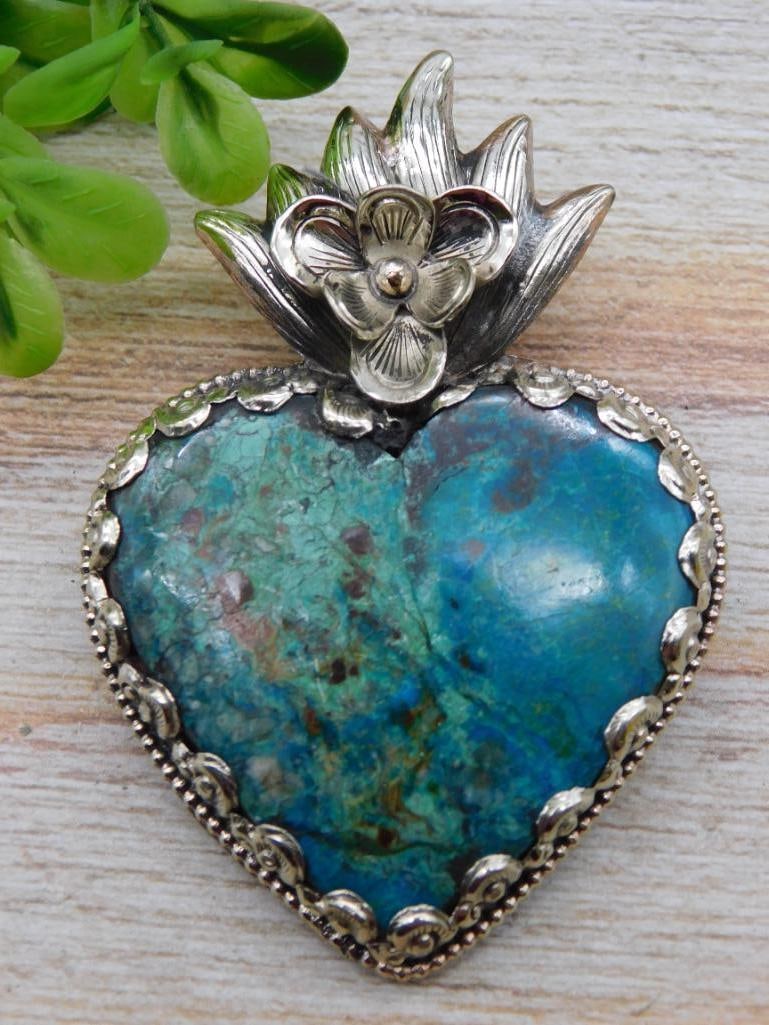 CHRYSOCOLLA PENDANT WITH LOTUS ACCENT ROCK STONE LAPIDARY SPECIMEN: CHRYSOCOLLA PENDANT WITH LOTUS ACCENT ROCK STONE LAPIDARY SPECIMEN