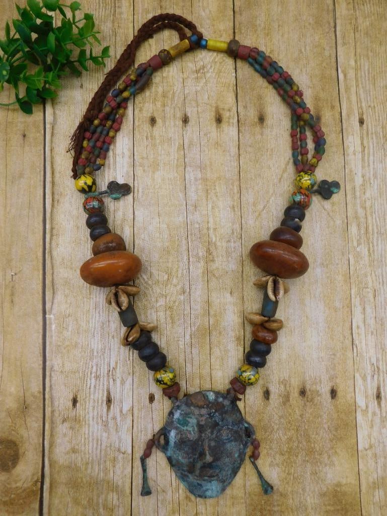 AFRICAN TRADE BEADS ROCK STONE LAPIDARY SPECIMEN (1 of 4)