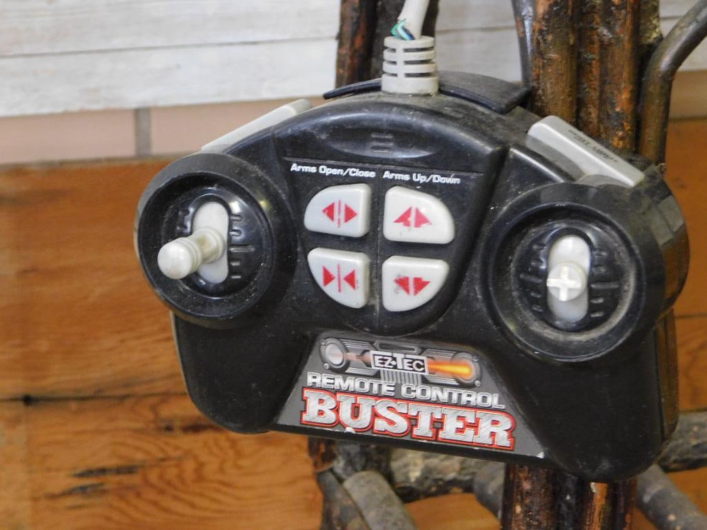 Toy: Buster EZ-Tec Remote Control Robot - 2