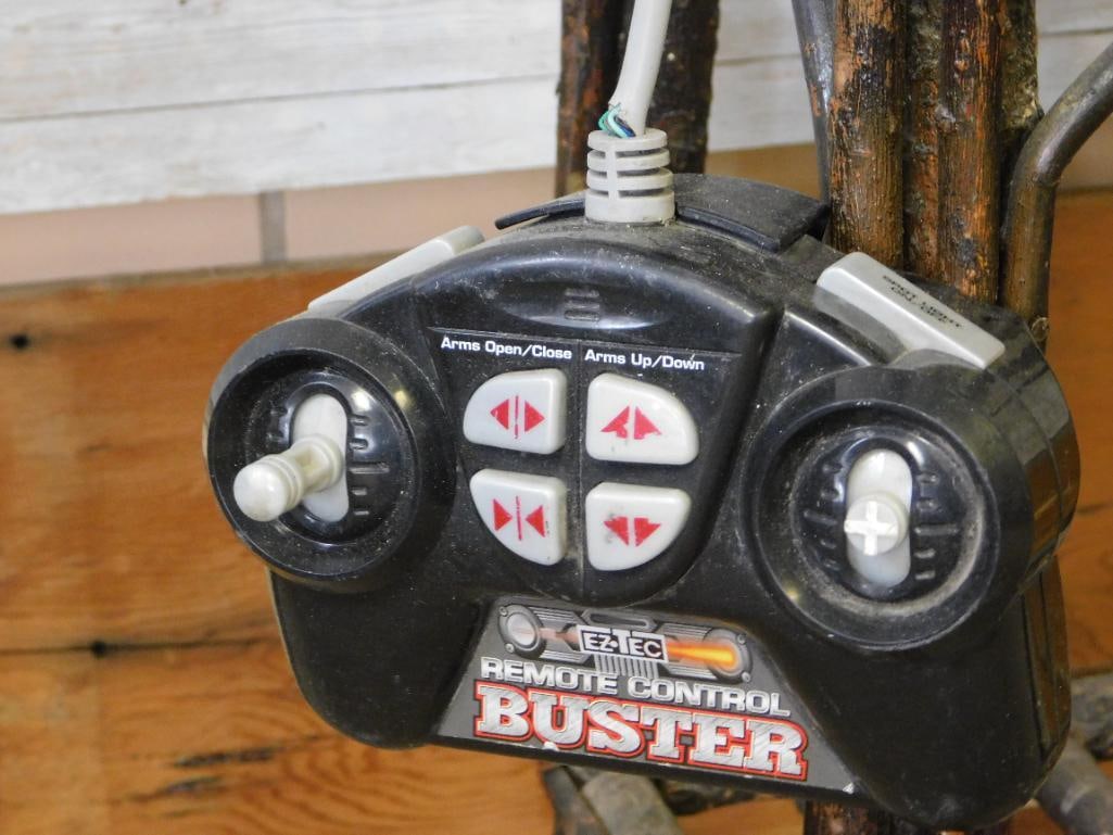Toy: Buster EZ-Tec Remote Control Robot - 3