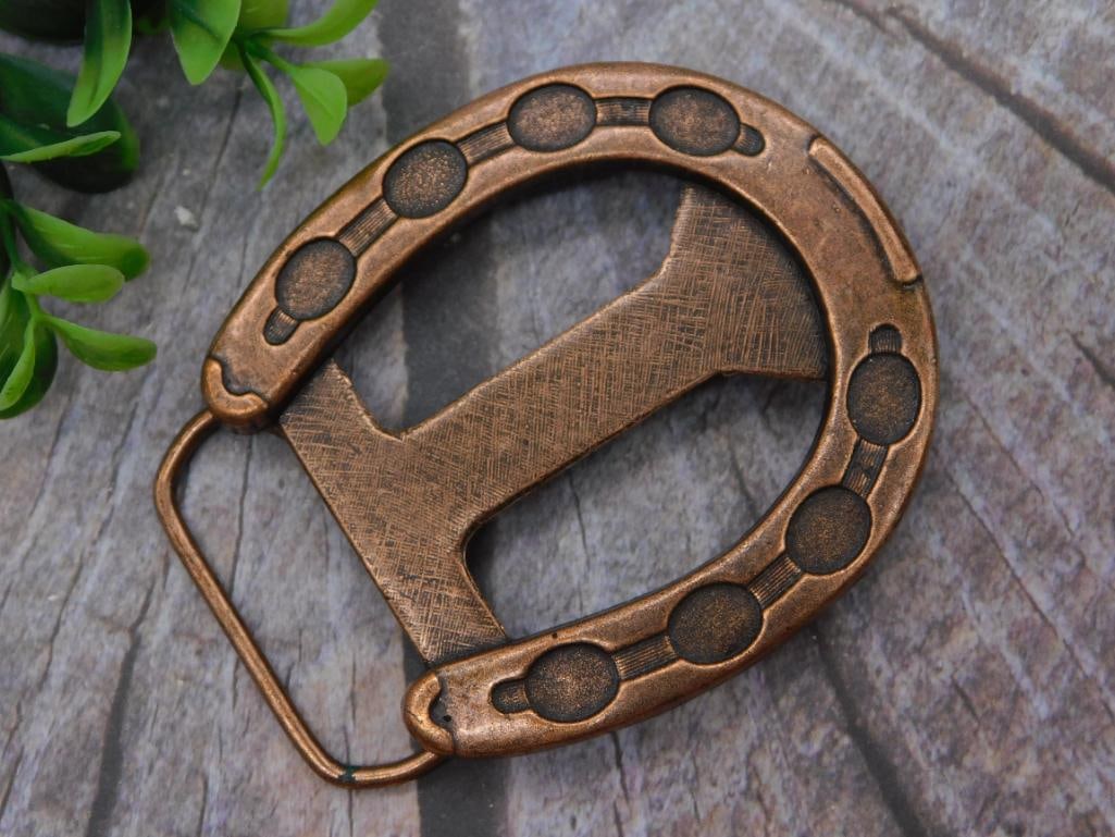 Antique Copper-Tone Horseshoe Design Belt Buckle (1 of 2)
