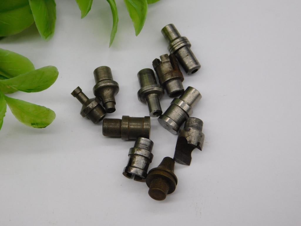 VINTAGE WATCHMAKER WATCHMAKING STUMP TOOLS 3147: Includes a mix of metal stump tools of varying shapes and sizes. Suitable for industrial applications or watchmaking projects requiring precision components. Made from durable metal materials for