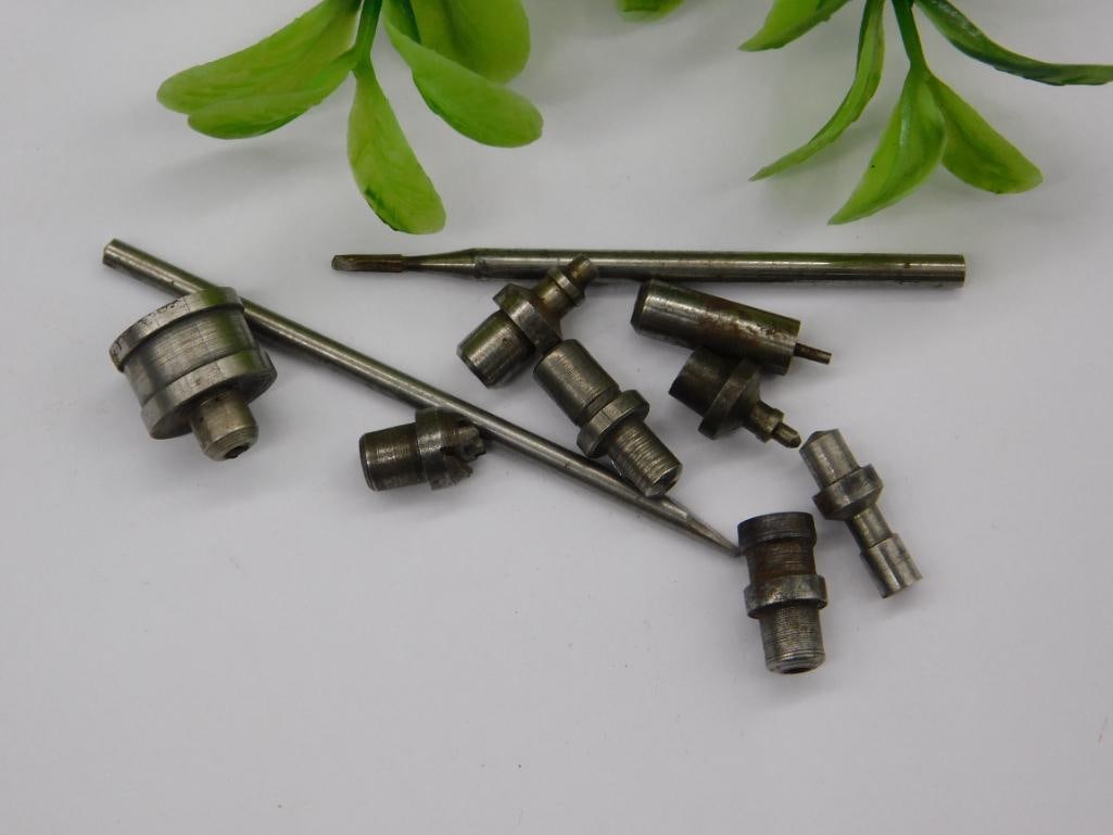 VINTAGE WATCHMAKER WATCHMAKING STUMP TOOLS 3175: Includes a mix of metal stump tools of varying shapes and sizes. Suitable for industrial applications or watchmaking projects requiring precision components. Made from durable metal materials for long