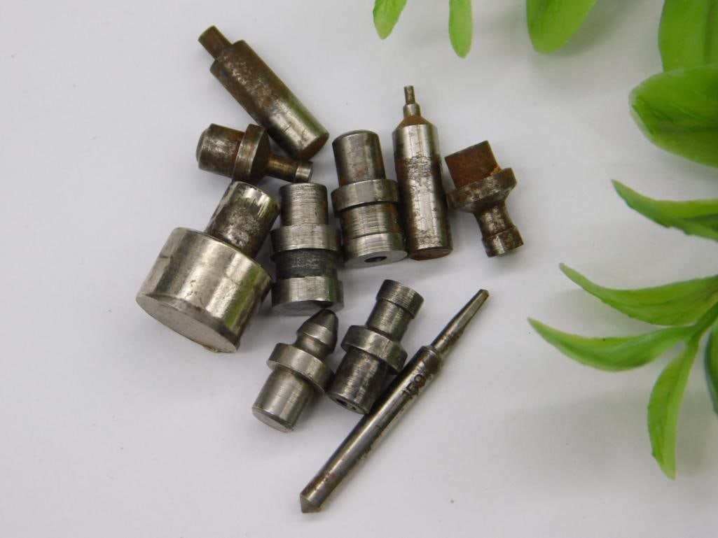 VINTAGE WATCHMAKER WATCHMAKING STUMP TOOLS 3176: Includes a mix of metal stump tools of varying shapes and sizes. Suitable for industrial applications or watchmaking projects requiring precision components. Made from durable metal materials for long