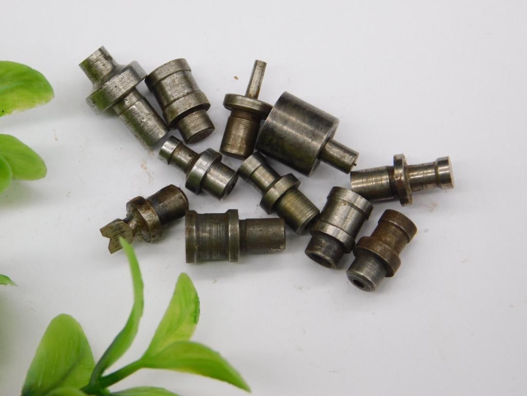 VINTAGE WATCHMAKER WATCHMAKING STUMP TOOLS 3189: Includes a mix of metal stump tools of varying shapes and sizes. Suitable for industrial applications or watchmaking projects requiring precision components. Made from durable metal materials for long