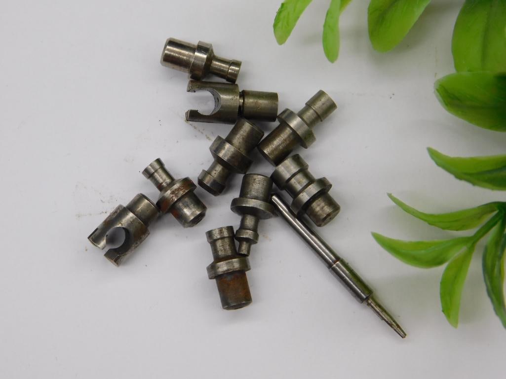VINTAGE WATCHMAKER WATCHMAKING STUMP TOOLS 3195: Includes a mix of metal stump tools of varying shapes and sizes. Suitable for industrial applications or watchmaking projects requiring precision components. Made from durable metal materials for