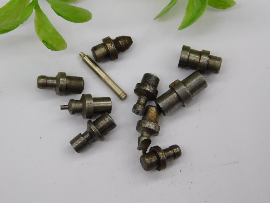 VINTAGE WATCHMAKER WATCHMAKING STUMP TOOLS 3199: Includes a mix of metal stump tools of varying shapes and sizes. Suitable for industrial applications or watchmaking projects requiring precision components. Made from durable metal materials for