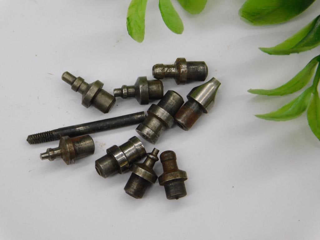 VINTAGE WATCHMAKER WATCHMAKING STUMP TOOLS 3201: Includes a mix of metal stump tools of varying shapes and sizes. Suitable for industrial applications or watchmaking projects requiring precision components. Made from durable metal materials for