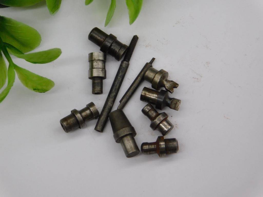 VINTAGE WATCHMAKER WATCHMAKING STUMP TOOLS 3203: Includes a mix of metal stump tools of varying shapes and sizes. Suitable for industrial applications or watchmaking projects requiring precision components. Made from durable metal materials for