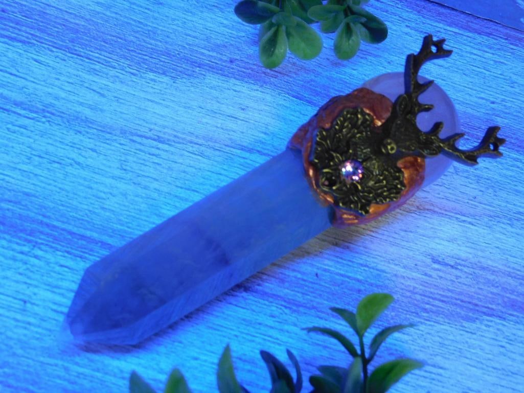 FLUORITE AND ROSE QUARTZ SCEPTRE WITH DEER ACCENT: FLUORITE AND ROSE QUARTZ SCEPTRE WITH DEER ACCENT