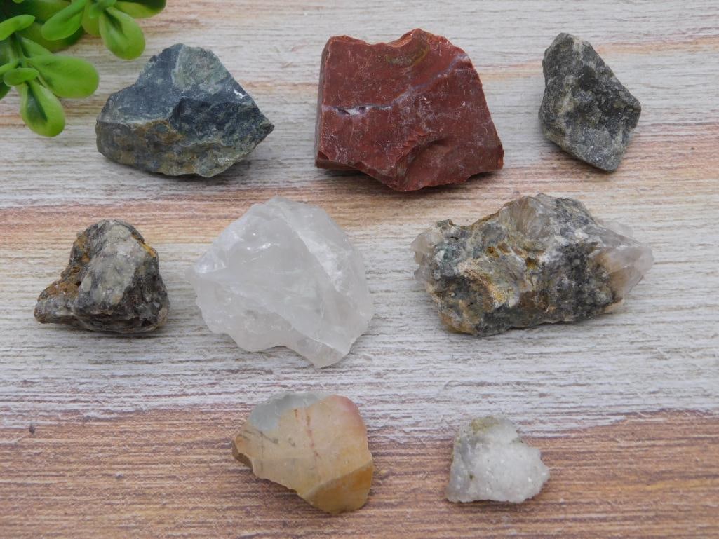MIXED ROUGH ROCK ROCK STONE LAPIDARY SPECIMEN (1 of 3)